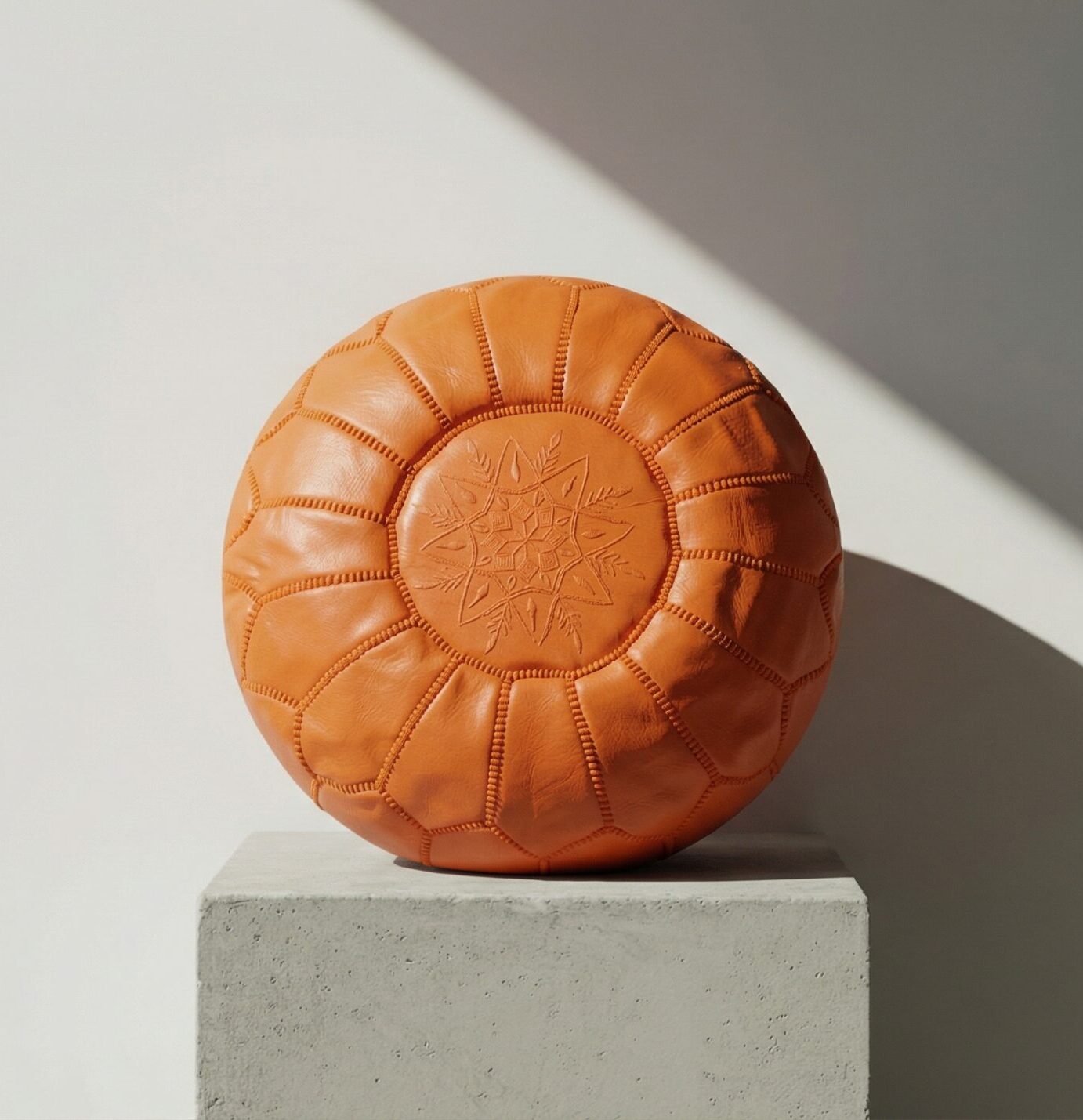 Pouf in pelle marocchina, arancione