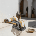 Gestreifte marokkanische Decke