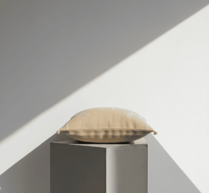 Funda de Cojín Sabra Beige Claro "Duna Suave" – Modelo SA-03