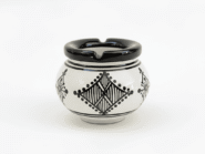 Cenicero de Cerámica Blanco y Negro Hecho a Mano