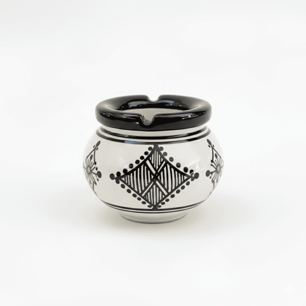 Cenicero de Cerámica Blanco y Negro Hecho a Mano